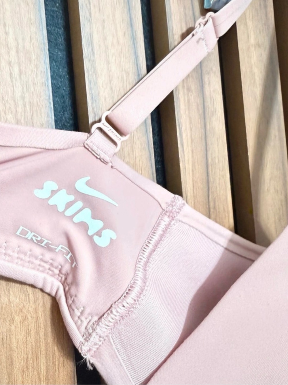 Nike Skims Matte Pink Himalayan Wrap Bra - Picture 4 of 7